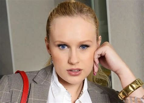 Angel Wicky – Wikipedie.
